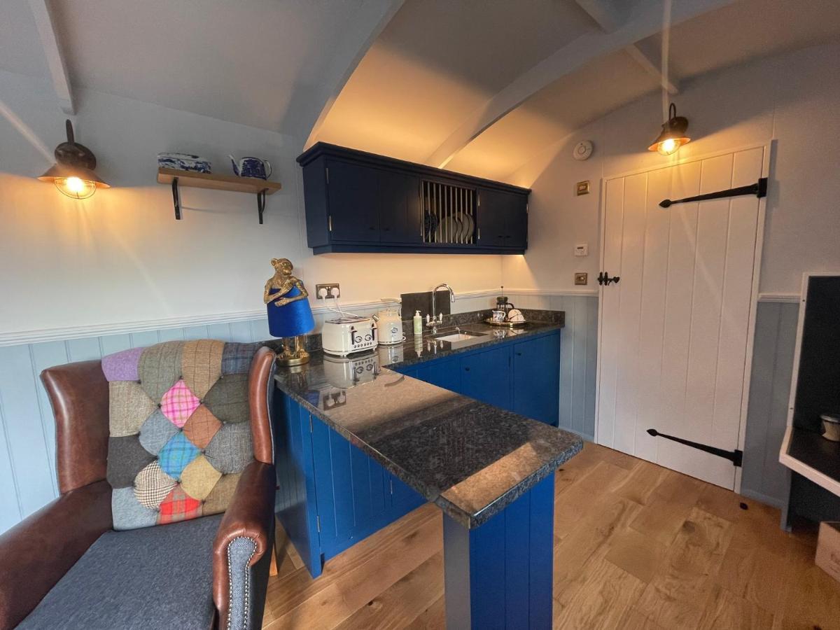 The Bibury - Westwell Downs Shepherd Huts อ็อกซ์ฟอร์ด ภายนอก รูปภาพ